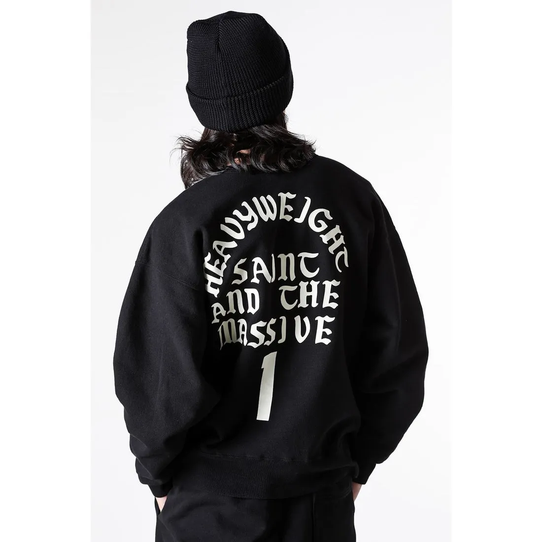 SAINT Mxxxxxx CREW SWT/IT'S SAINT/BLK Flocked SAINT sweatshirt Black S-XL ⚠️Note: This is flocking printing, not glue or crack paste. Don’t buy what you see in the picture. Short and loose fit. Both front and rear necklines are curved. Electrostatic flocking printing technology. Correct accessories. Fruit main mark/little angel anti-counterfeiting label.